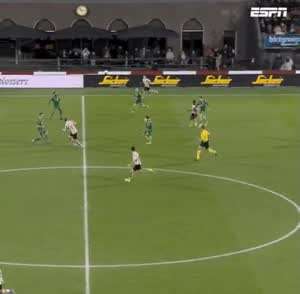 현재 네덜란드리그에서 뛴다는 158cm의 축구선수.gif