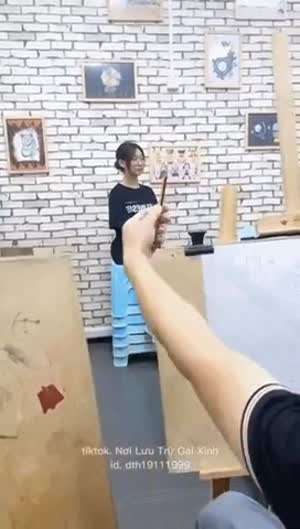 모델... 너는 시방 누구를 그리냐?