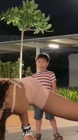 우아!.. 쨔샤!! 저길 봐야지... 박수!!!