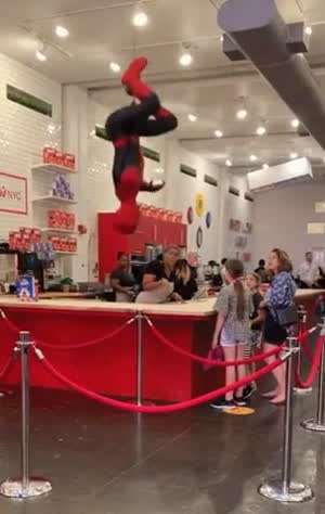 스파이더맨 팬써비스