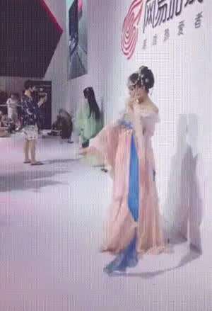 모델 보다 더 힘들것같은 사람