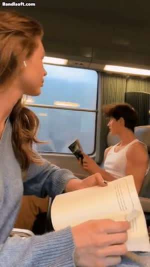 옆자리 남자때문에 정신을 못 차리는 누나