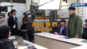 직장에서 일하는 중에 잠들어버린 여자.mp4