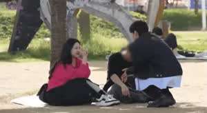 여자들과 눈싸움 쉽게 이기기