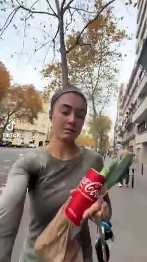 미로 같이 복잡한 파리의 아파트