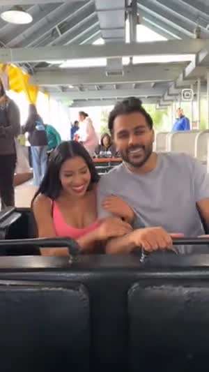 여친이랑 롤러코스터를 탄 남자