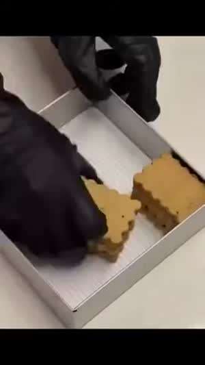 과자 포장을 테트리스 처럼