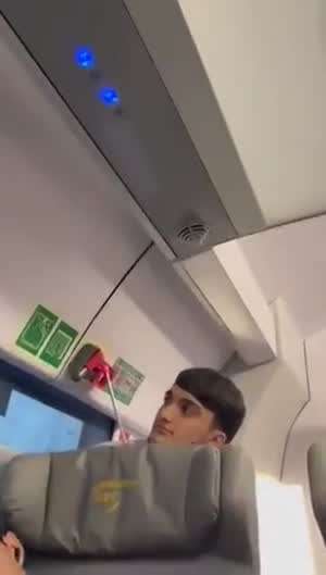 누군가 자신을 녹화하고 있다는 걸 깨달았을 때