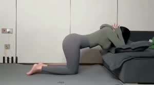 버티기 힘든 중력의 힘.gif