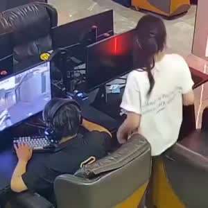 피시방의 그녀.mp4