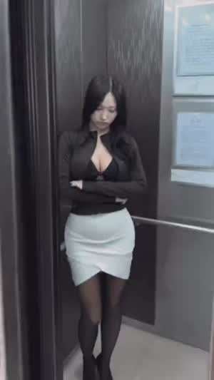 변태취급하는 누나.gif