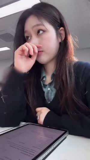 강의 수업중 교수님 몰래 챌린지 (근데 이제 쭈구리 소심 모드)