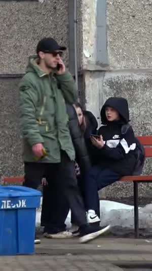 초딩들 놀리기.gif