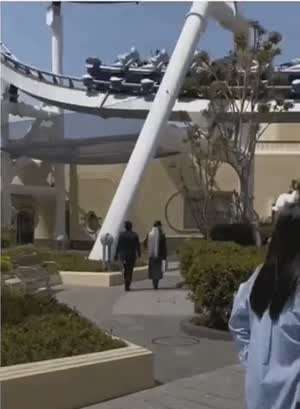 놀이공원 왔는데 ㅈ됨