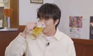 소리] 술을 흡입하는 성시경이 신기한 일본 여배우.mp4