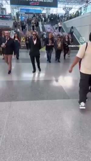 시간을 거스리는 자.gif