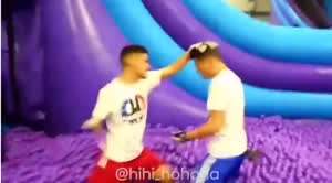 남자 둘이 키즈카페에서 재밌게 노는 방법