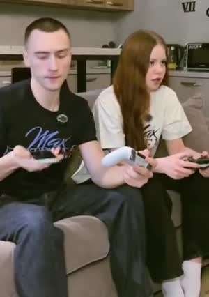 (소리) 남친한테 신음소리로 장난치는 여친.mp4