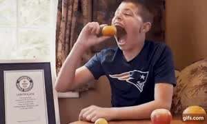 입 큰걸로 기네스에 오른 사람