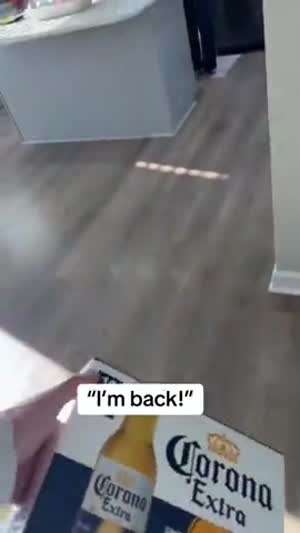 와이프 : 누구 초대라도 한거야?