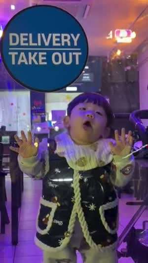 우리 아이 창문 청소 중