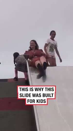 아줌마 미끄럼틀 대 참사