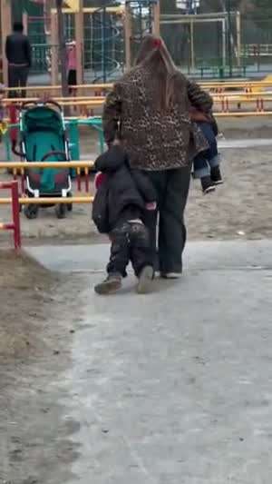 개구장이들의 귀가 뒷모습