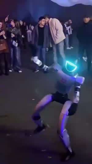 싸가지 1도 없는 로봇