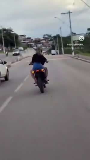 나의 오토바이 묘기를 보세욤!!!