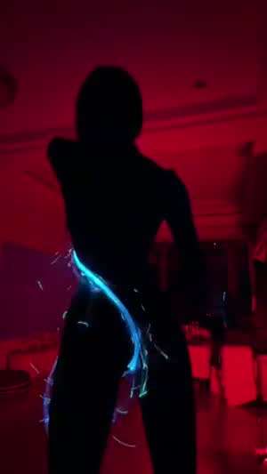 춤추는 빛의 아가씨