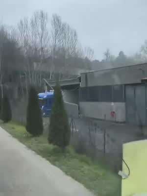 이런 사고도....