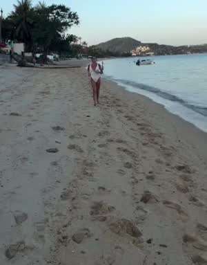 (혐) 남자의 수영복을 보고 놀란 여자