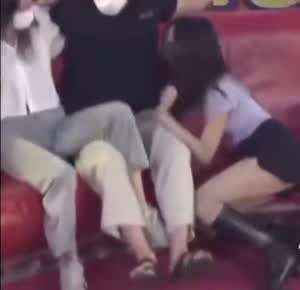 남친 고추 지켜주는 여친