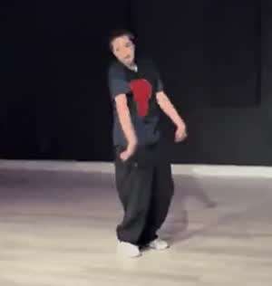 앤젤리나 졸리 딸, K팝 댄서로 '깜짝 데뷔'