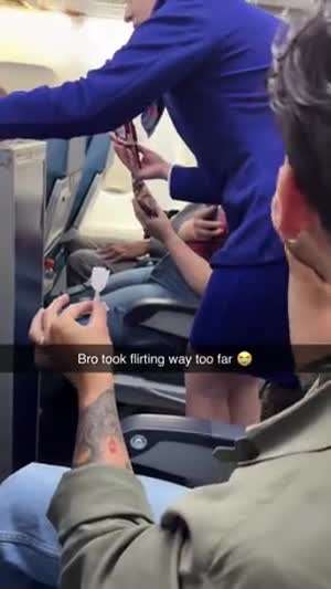 승무원 꼬시려다 감방가게 생김...