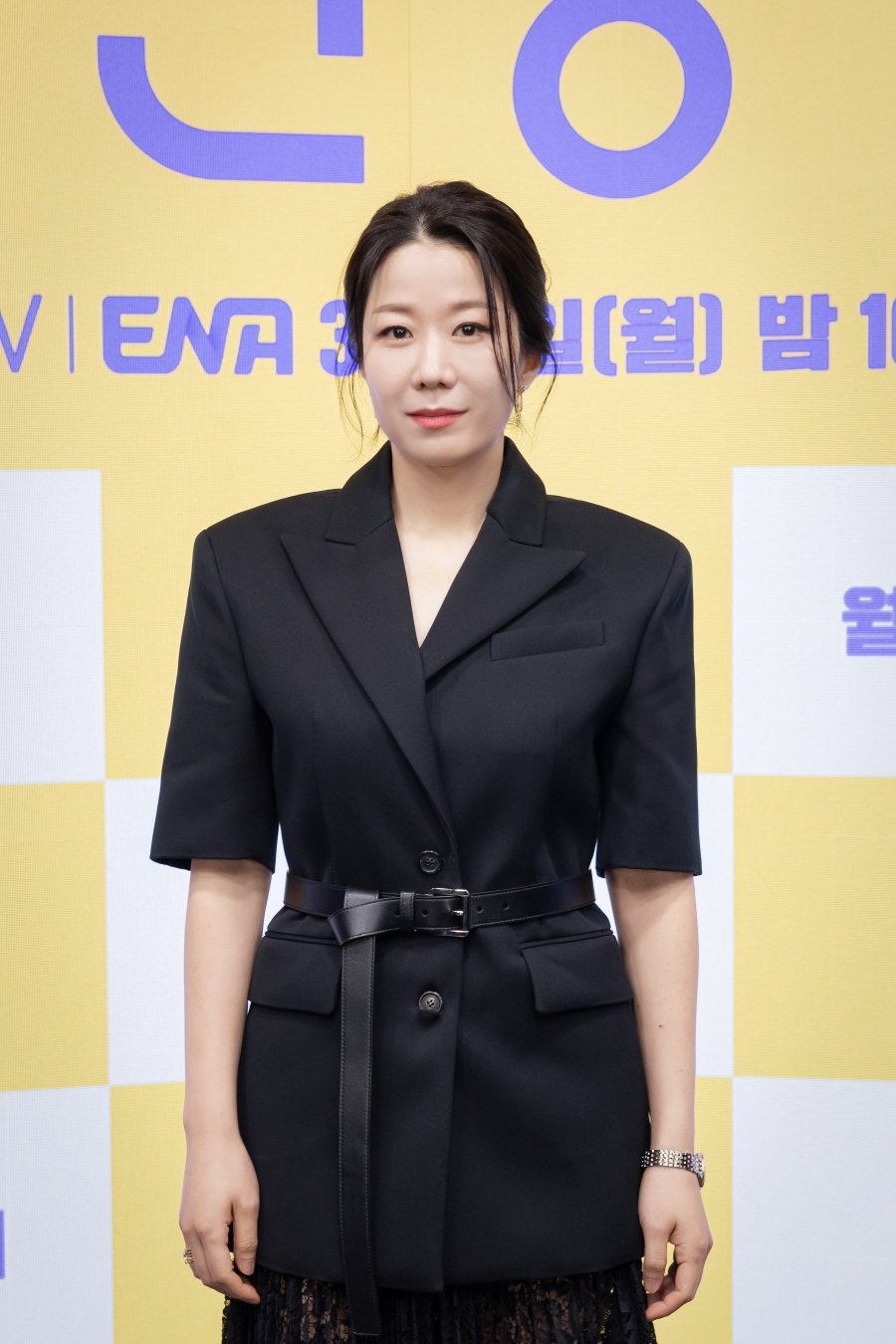 “워킹맘 응원하고 싶었다” … 전혜진, 이선균 사별후 공식복귀