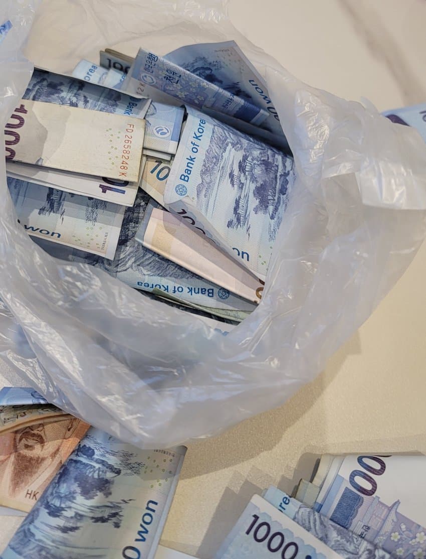 흙수저 갤러리... 면접 양복이 없었던 사람