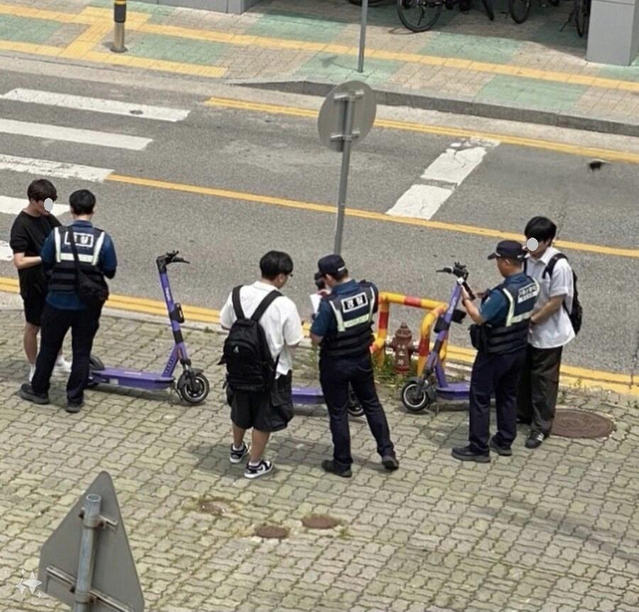 대낮부터 길거리에서 헌팅하는 남자들