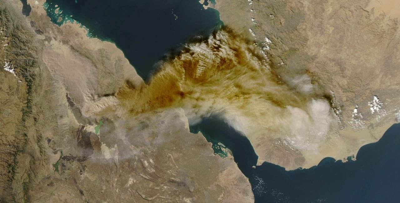 12,000년 만에 폭발한 화산