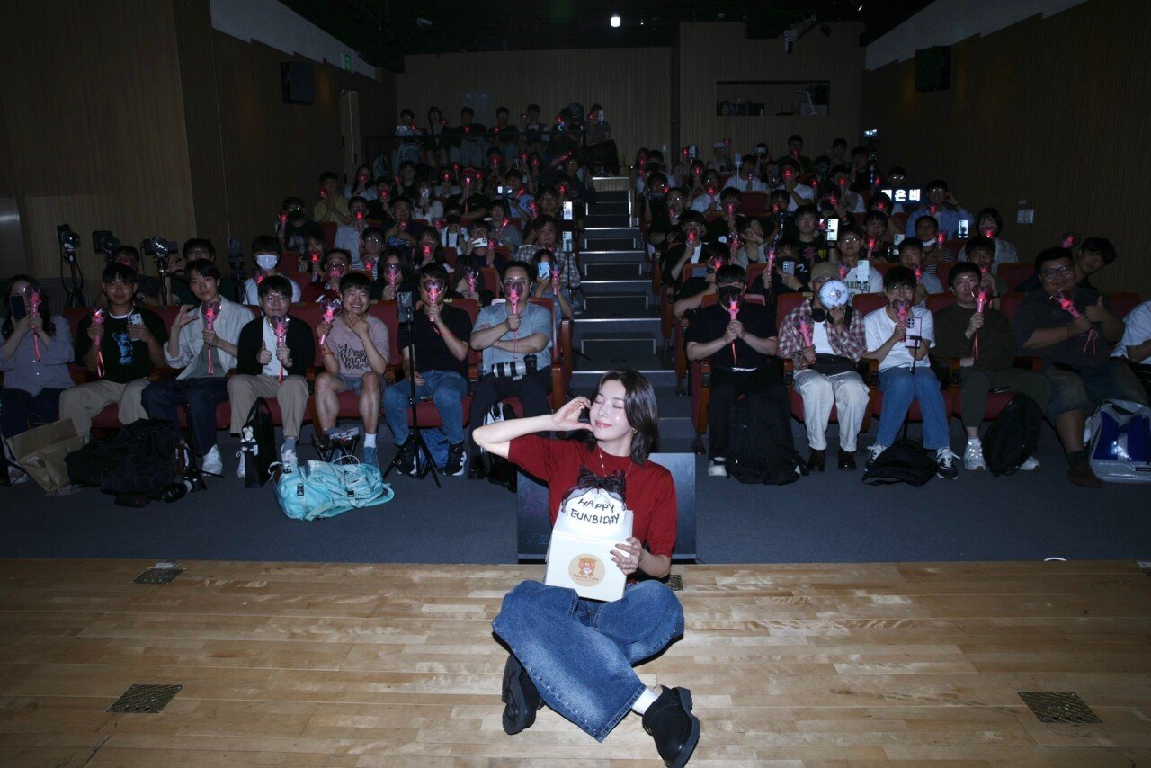 권은비 팬미팅 논란