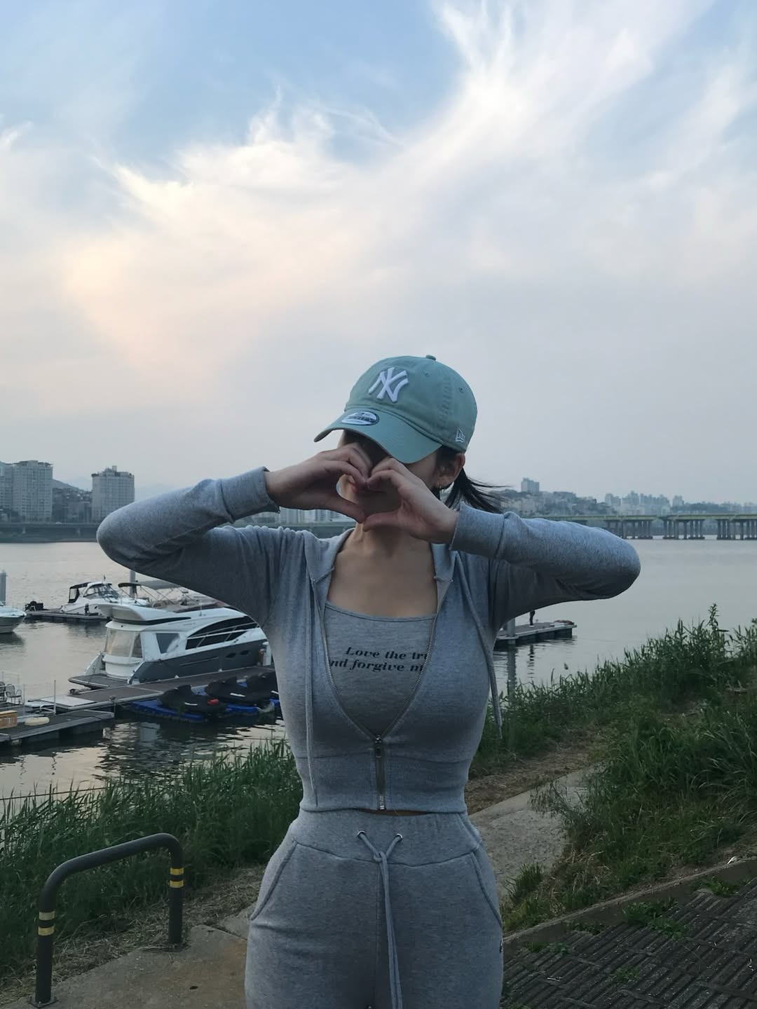 ㅇㅎ?) 땀나면 민망해지는 색