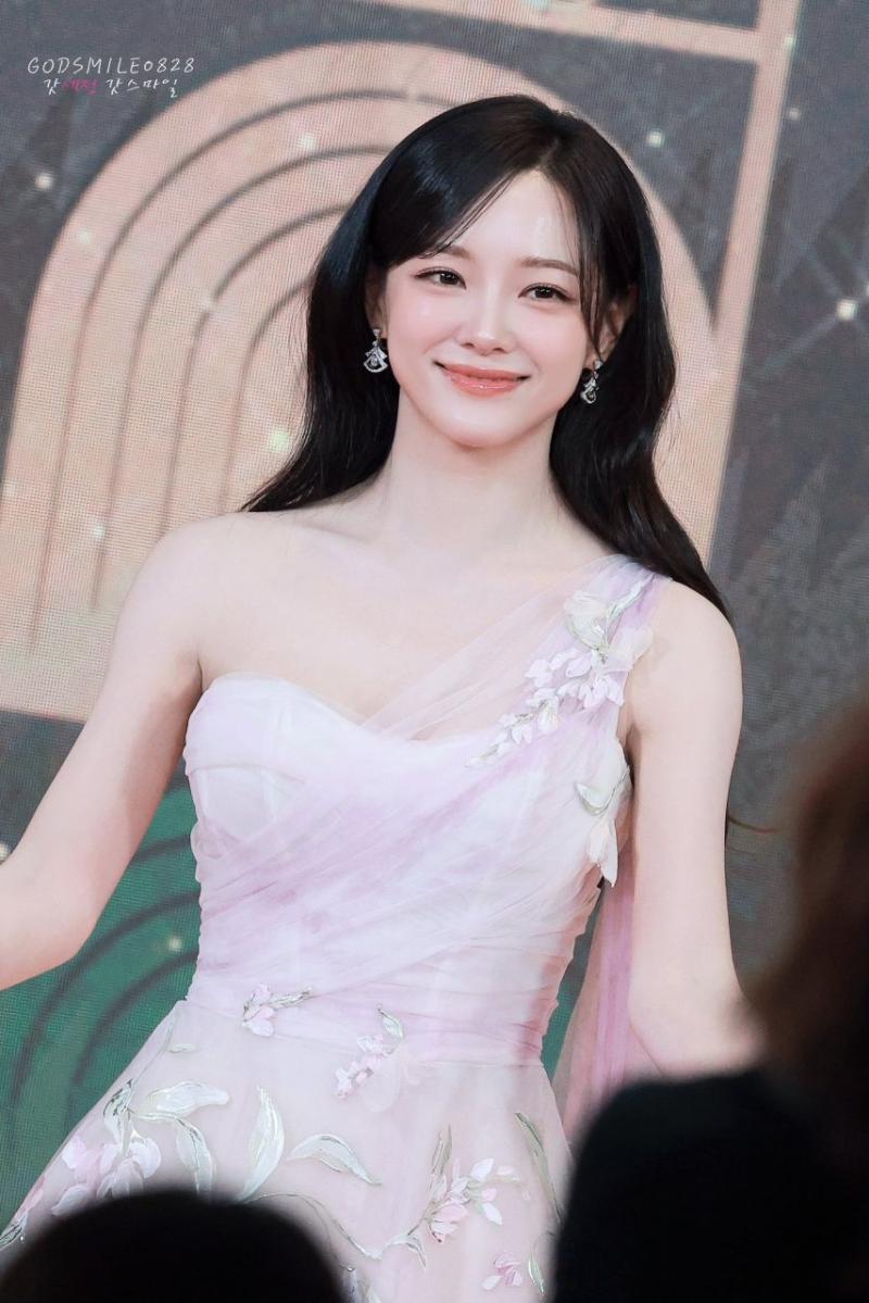 김세정 251230