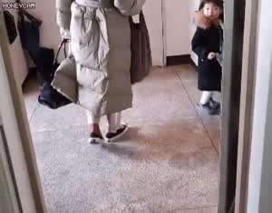 유부남을 흥분시키는 아내의 옷차림.mp4